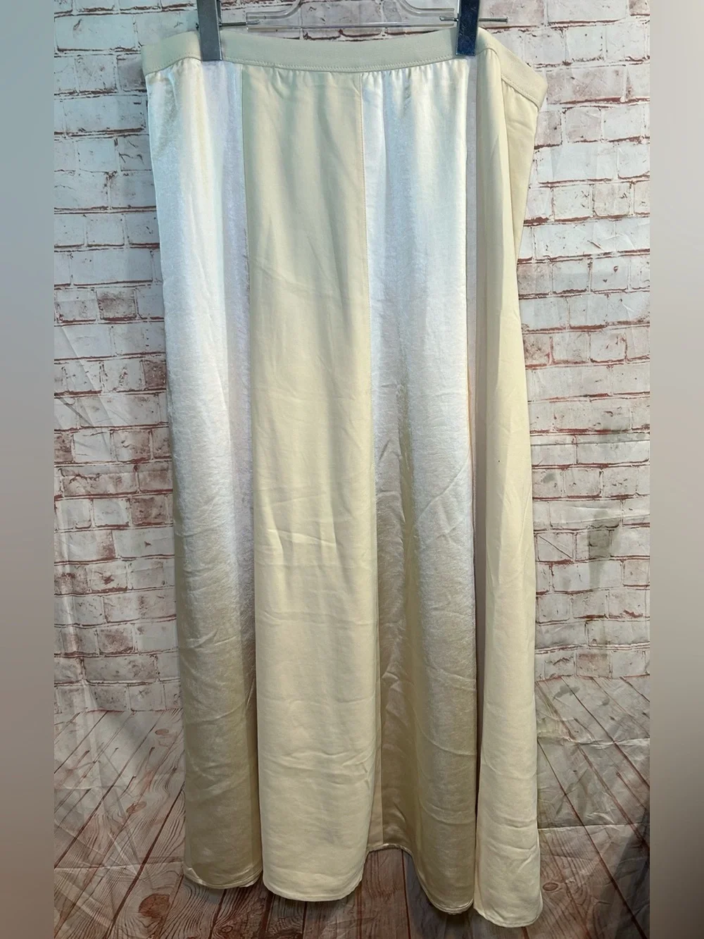 Peace Love World Black Label Satin Maxi Midi Skirt Pull-On Flowy Slip Size Large - Picture 5 of 5